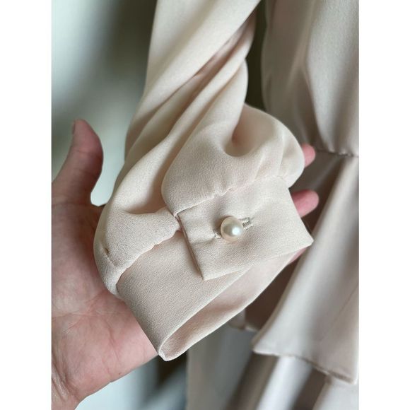 Vintage Nude Dress w Feminine Detailing - Picture 5 of 10